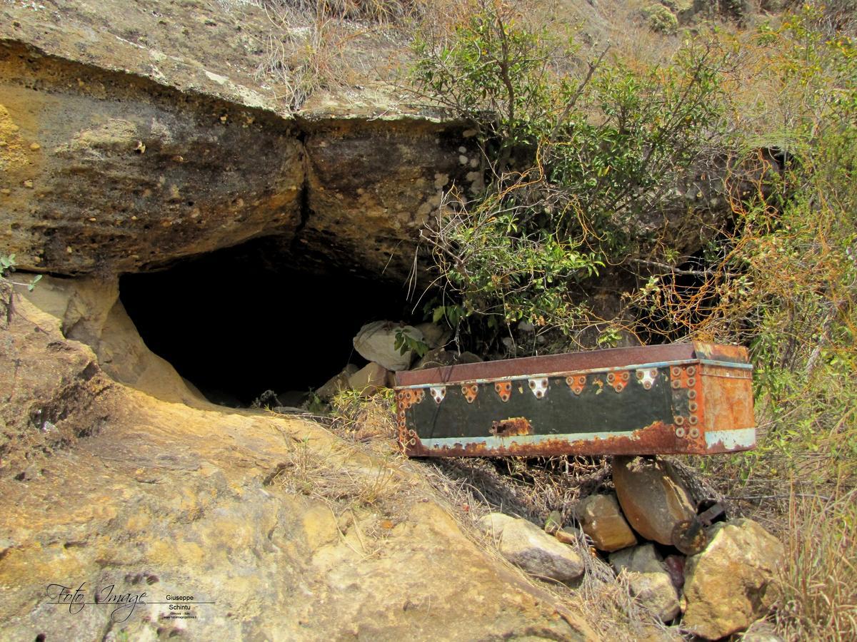 Isalo Rock Lodge Ranohira Exterior photo